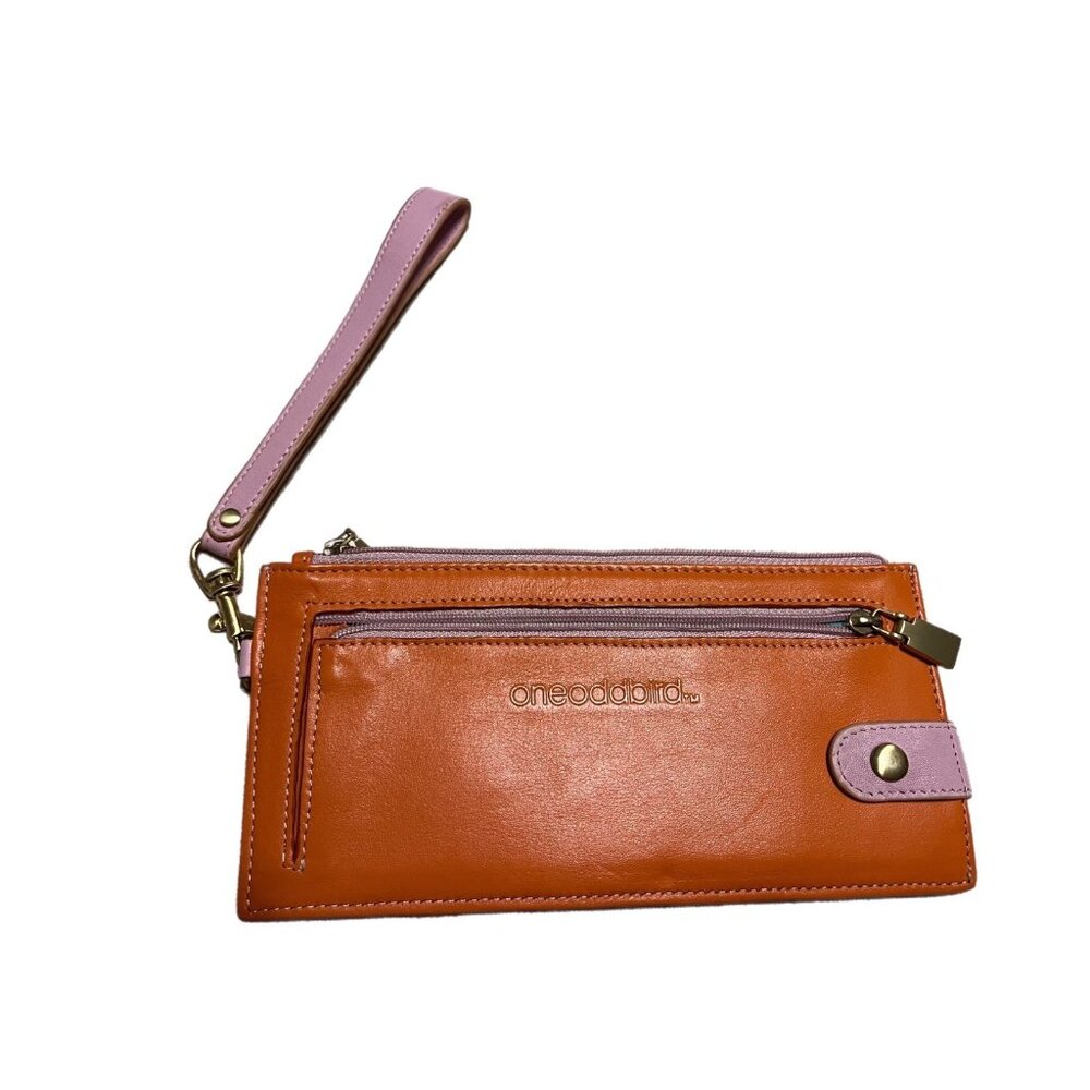 OneOddBirdKiskadee Wristlet great condition